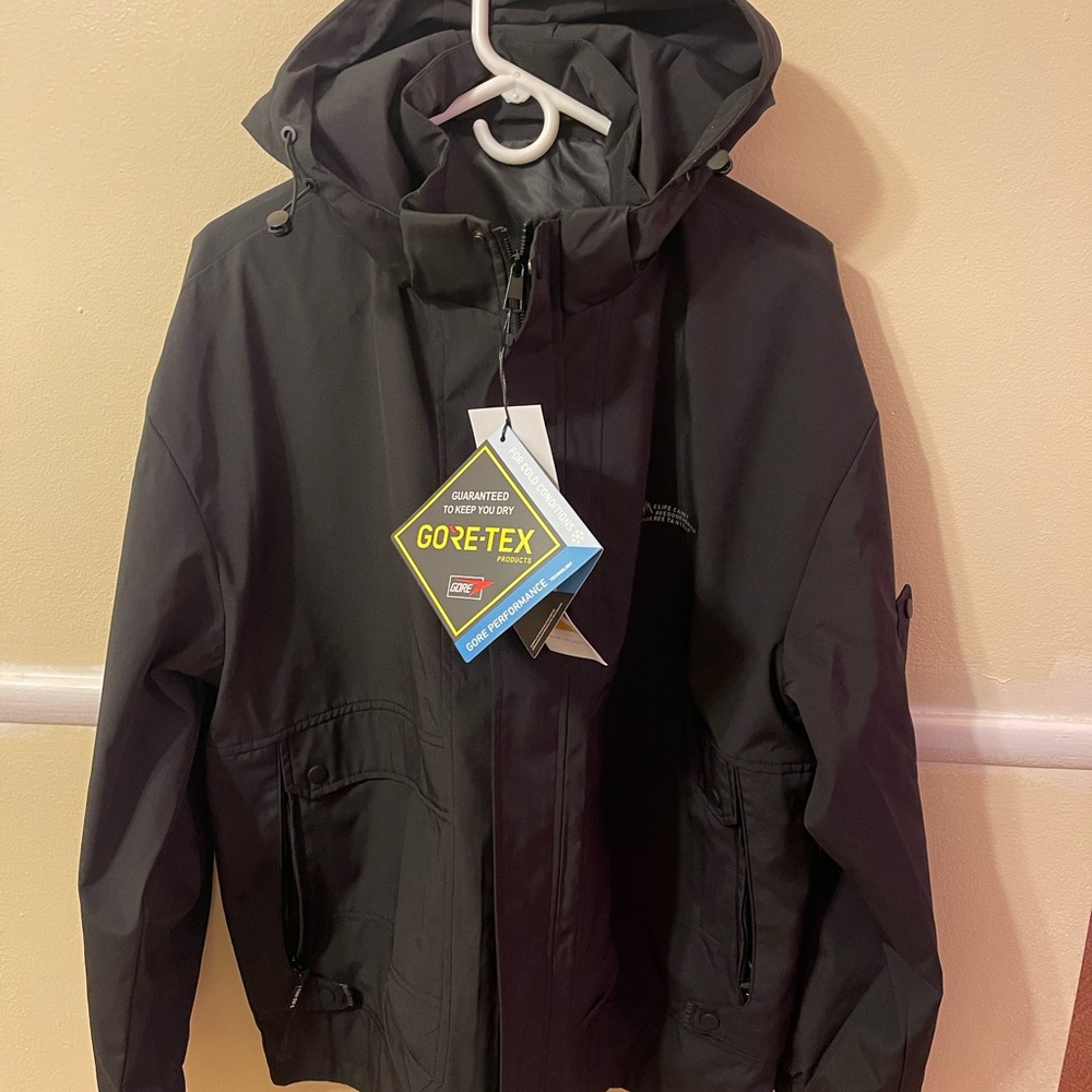 NWT: GORE-TEX Black man jacket